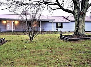 5239 Avon Rd NE, Carrollton, OH 44615