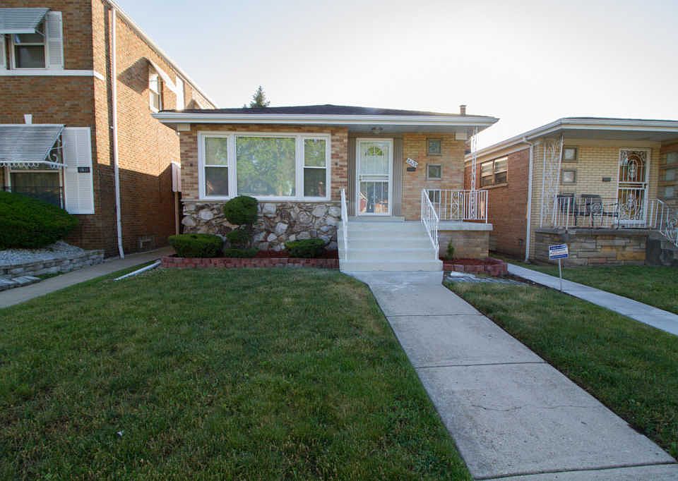 1st image of 8620 S King Dr