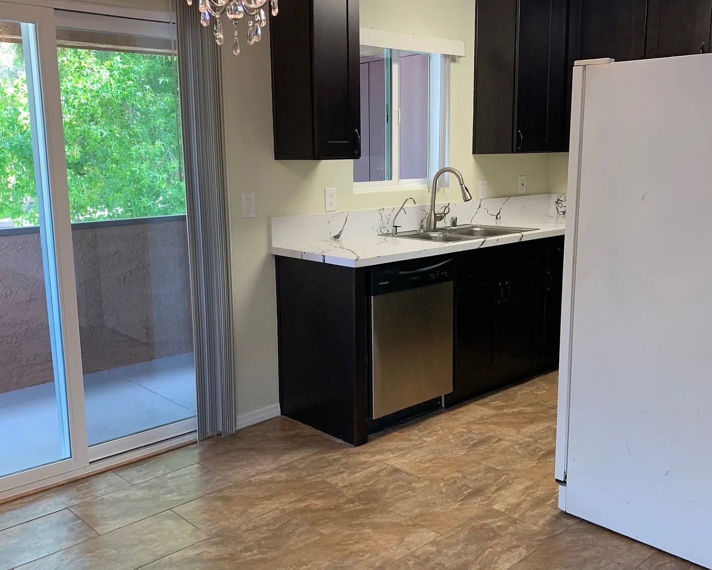 2 bed, 806 sqft, $2,195 — Photo 3