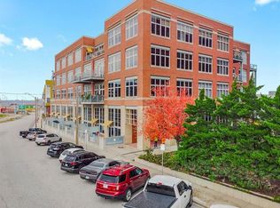 210 W 5th St APT 301, Kansas City, MO 64105