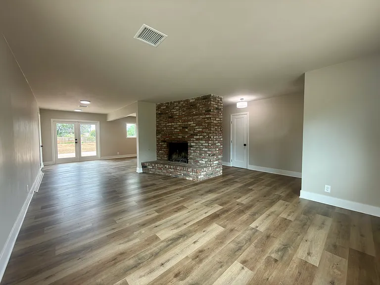 831 Monticello Dr — Photo 12