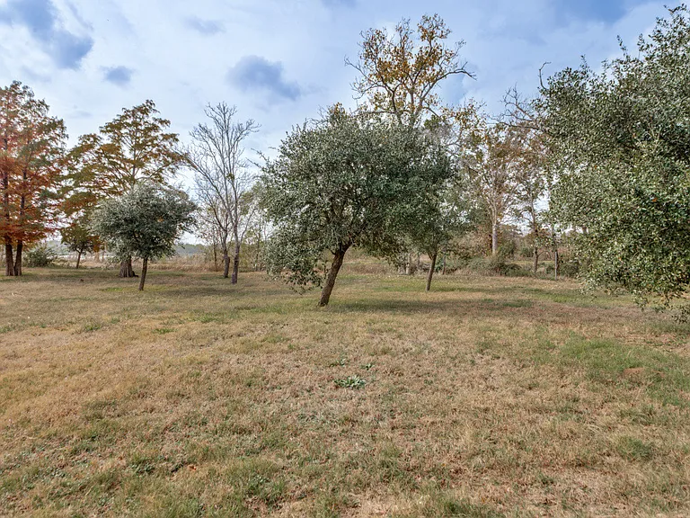 1612 Woodview Dr — Photo 21