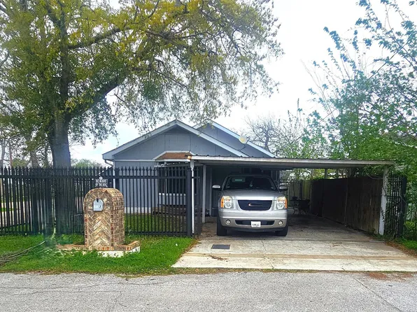 2116 1/2 Louisiana St, Baytown, TX 77520