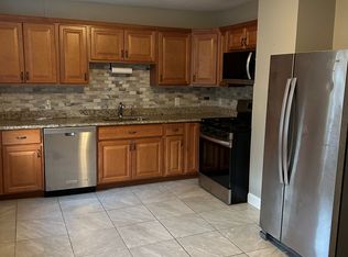 3 Worsted St #3, Franklin, MA 02038