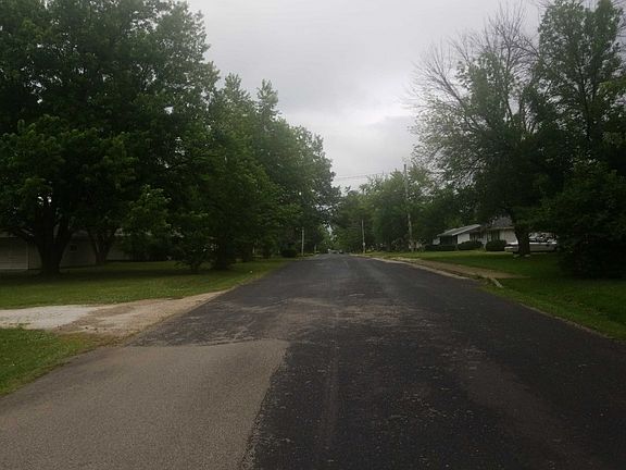 4th image of 2710 W Flint St