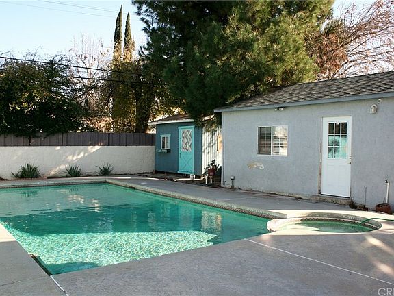 5th image of 5056 Newcastle Ave