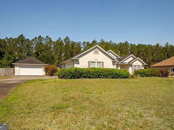 3rd image of 218 Edge Water Dr