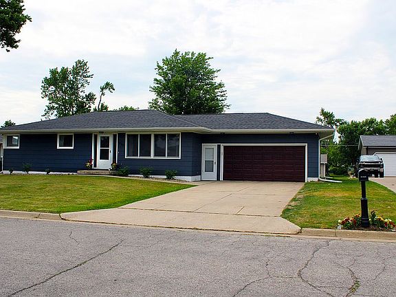 2nd image of 710 Ratcliffe Dr