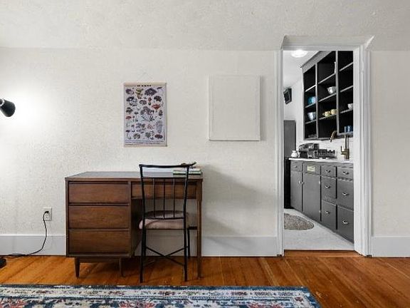3rd image of 4004 N Baltimore St