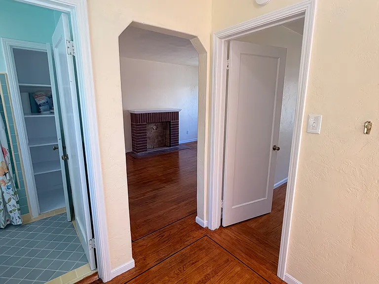 1325 Pomona St — Photo 10