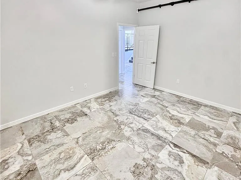 11 W 2nd St #101 — Photo 18