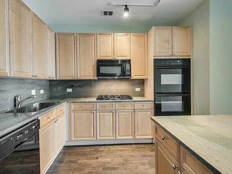 333 N Canal St #1902 — Photo 8
