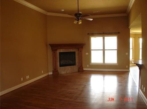 2nd image of 5506 S Lancaster Dr