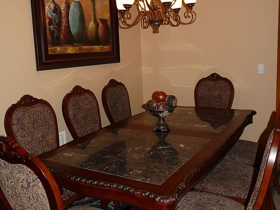 5th image of 202 Verbena St