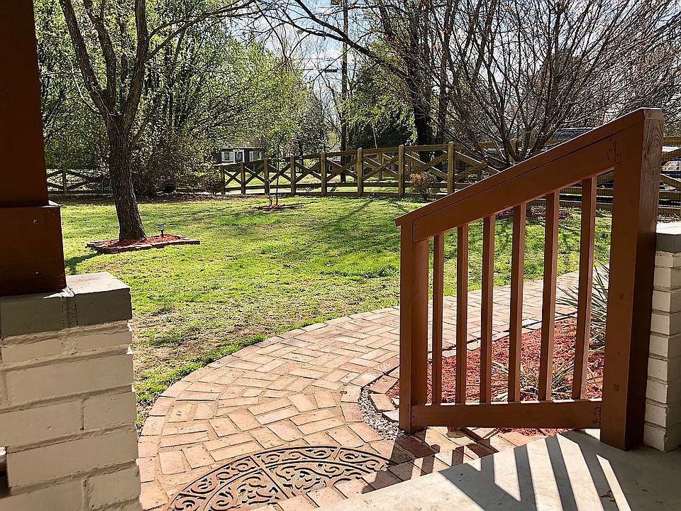 2nd image of 710 Currey Rd