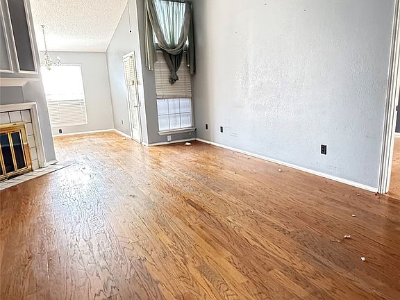 3rd image of 2521 Coldstream Dr