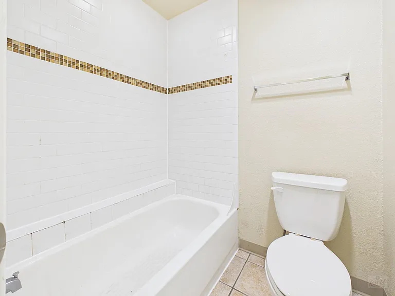7685 Northcross Dr #208 — Photo 6