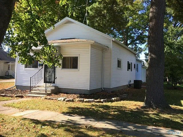 1119 Wayne Ave photo 1