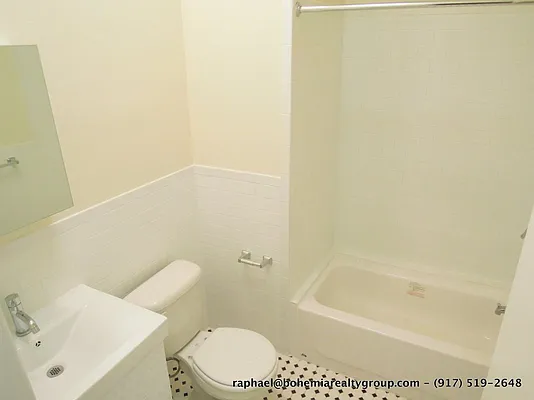 Rented by Bohemia Realty Group | media 35