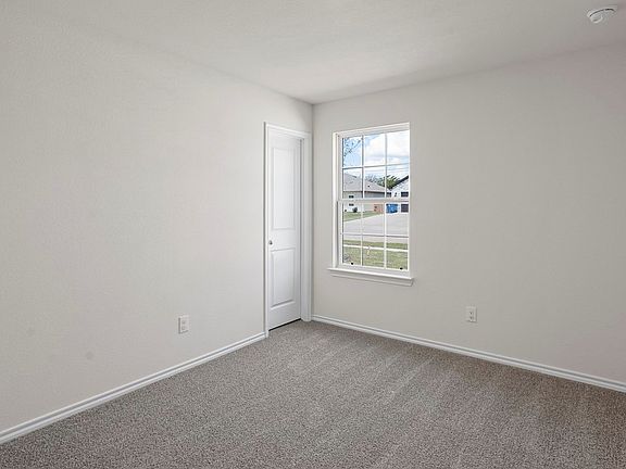 5th image of 1105 Overhill Rd