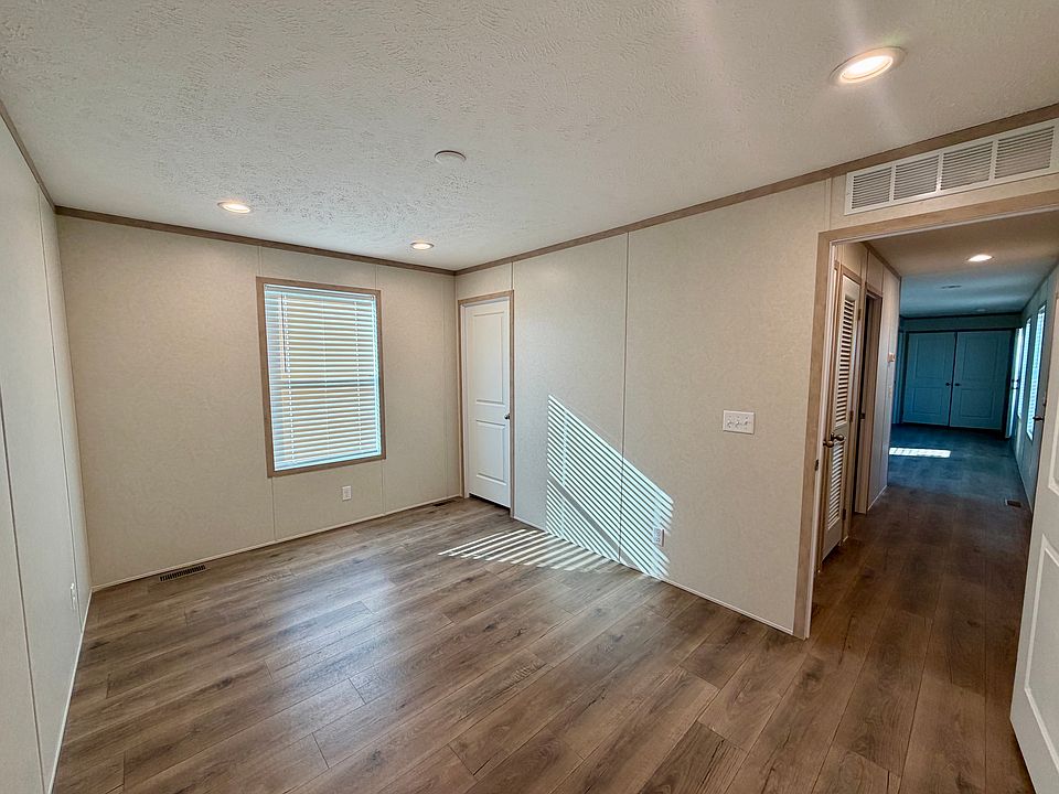 25196 Nuway Ave #124, photo 4
