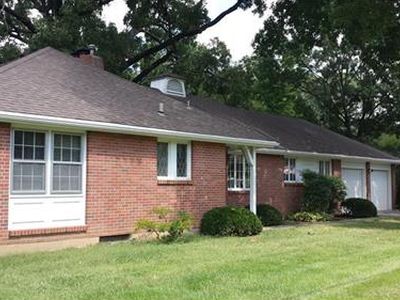 12200 E 35th St S, Independence, MO, 64052