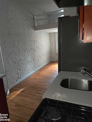 Rented by Brown Harris Stevens | media 9