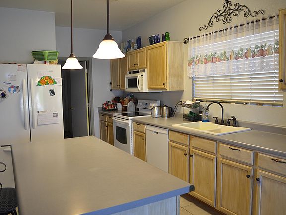 4th image of 1027 S Grenoble