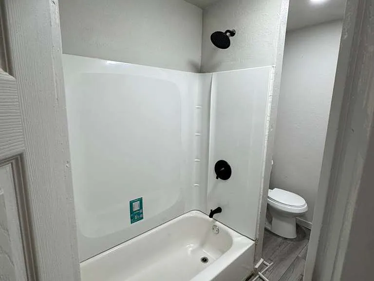 3427 Lexington Ave — Photo 22