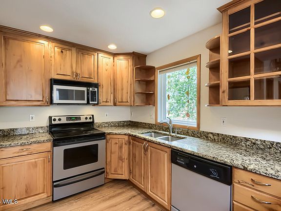 3rd image of 225 Eagle Dr #5C