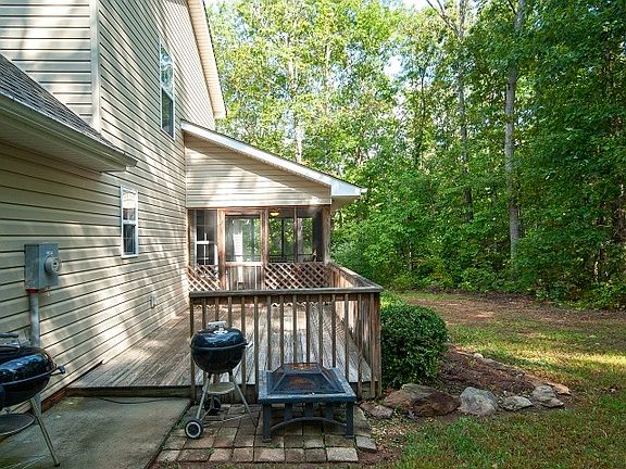 5th image of 204 Edens Oaks Ct
