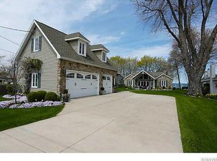 2325 Old Lake Rd, Ransomville, NY 14131