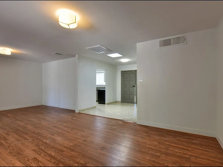 3807 Waymore Dr — Photo 7