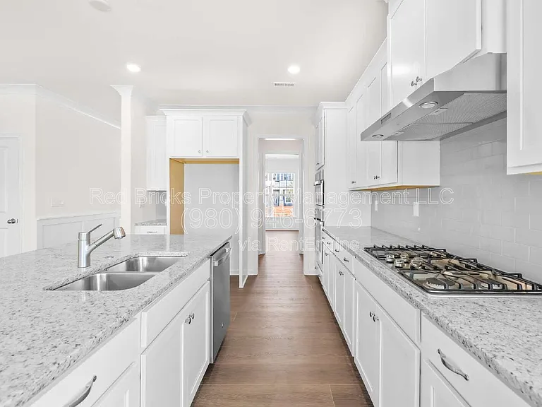 9008 Catboat St — Photo 16