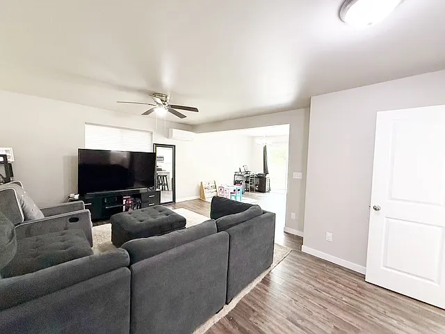 1261 NE Larson Blvd — Photo 4