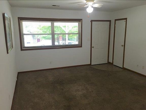 4th image of 1094 Birch Dr