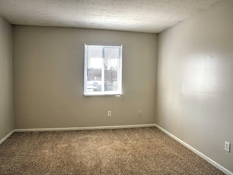1292 Courtland Ave #B — Photo 7