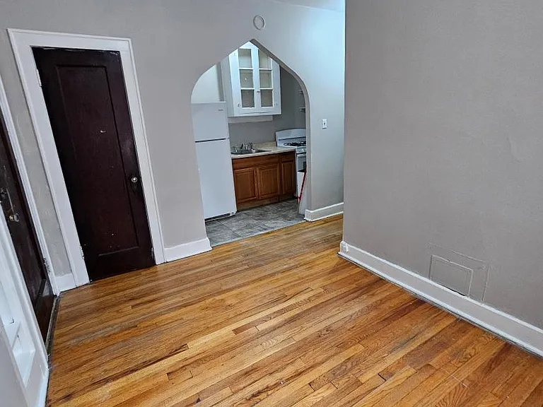 385 Morris St — Photo 12