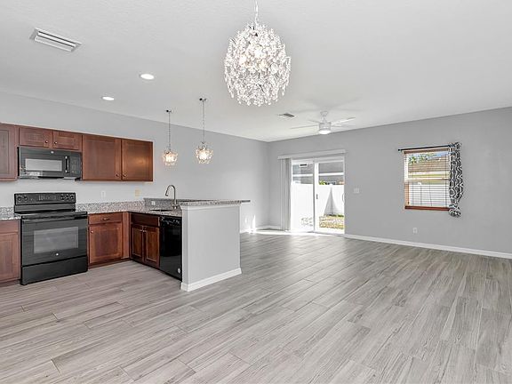 5th image of 4035 11th St E