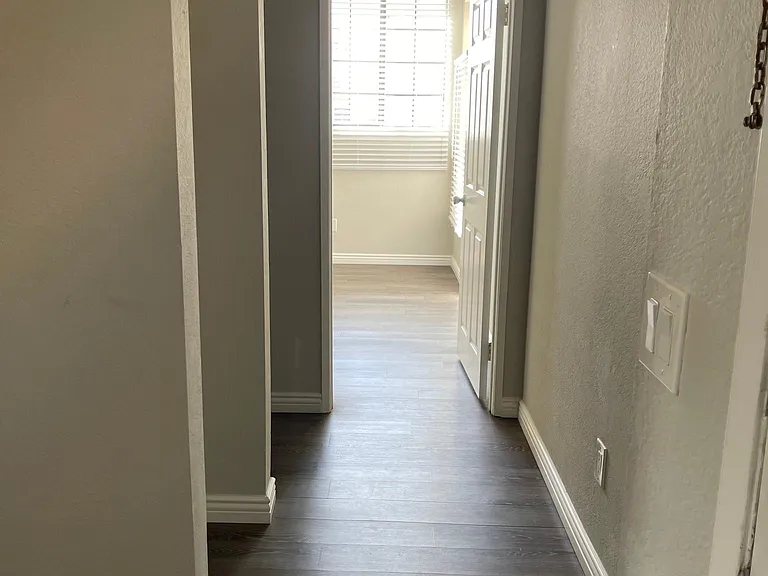 270 Dahlia Ave #10 — Photo 11