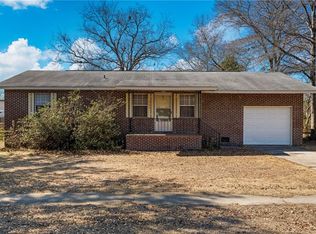 206 Main St, Hurtsboro, AL 36860