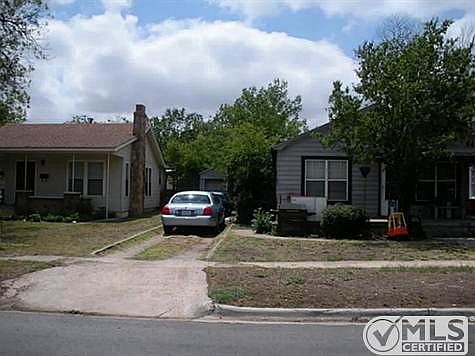 2nd image of 1034 Palm St
