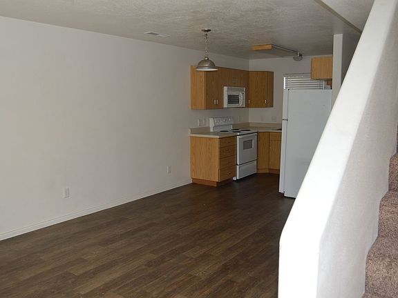 4th image of 341 N 500 W APT B