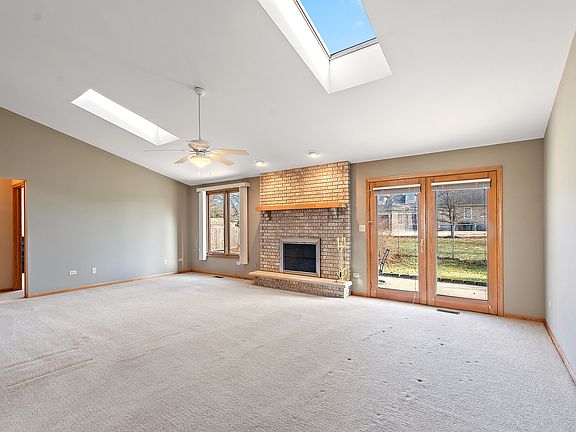 5th image of 1110 Greeley Dr