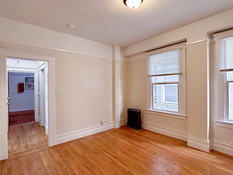 Larkin Street Apartments — Photo 8