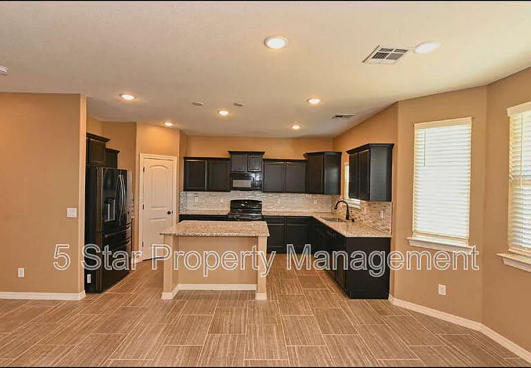 4628 Marisabel Azcarate St — Photo 19