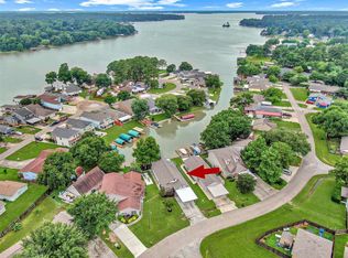 12965 Point Dr, Willis, TX 77318