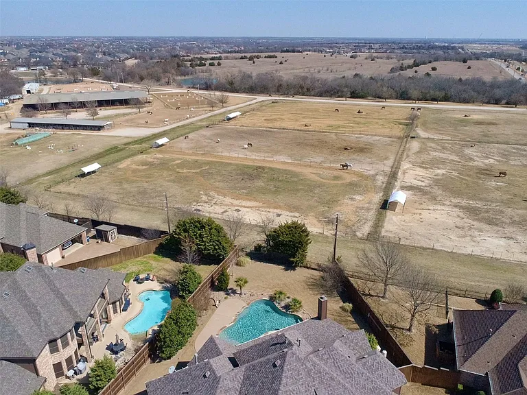 1641 Hidden Bluff Ct — Photo 4