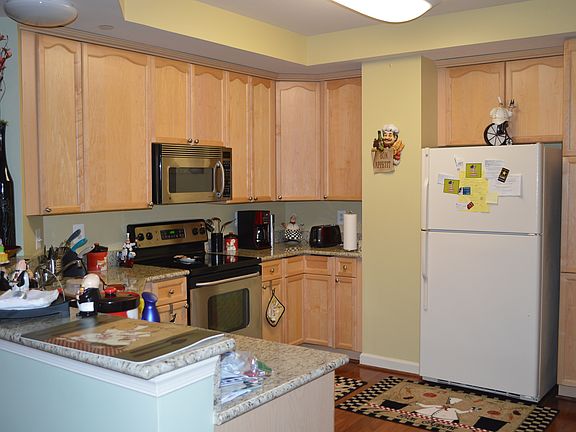 3rd image of 485 Harbor Side St APT 303