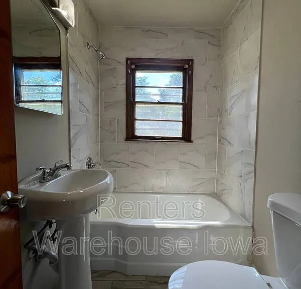 1914 10th St — Photo 9